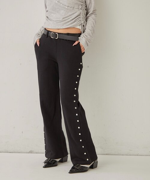 WHO'S WHO gallery（フーズフーギャラリー）の「スウェットミディフレアスタッズパンツ（スウェットパンツ・レディース・ブラック/グレー/カーキ・FREE）」の19枚目の写真