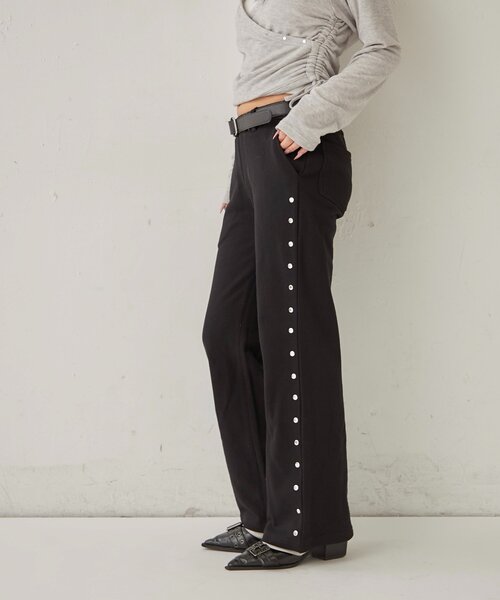 WHO'S WHO gallery（フーズフーギャラリー）の「スウェットミディフレアスタッズパンツ（スウェットパンツ・レディース・ブラック/グレー/カーキ・FREE）」の20枚目の写真