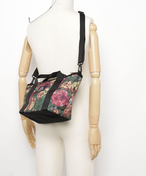 GREGORY（グレゴリー）の「ボートトートS BOAT TOTE S ボタニカルタペストリー（ショルダーバッグ・メンズ・レッド系その他・ONE SIZE）」の5枚目の写真