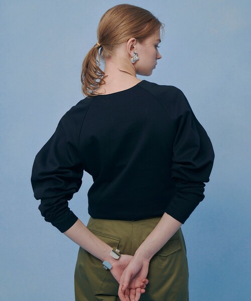 LOULOU WILLOUGHBY(ルルウィルビー)の「【LOULOU WILLOUGHBY】シルバイオポンチデザインスリーブプルオーバー(Tシャツ/カットソー・レディース・ブラック/オフホワイト・2)」の6枚目の写真