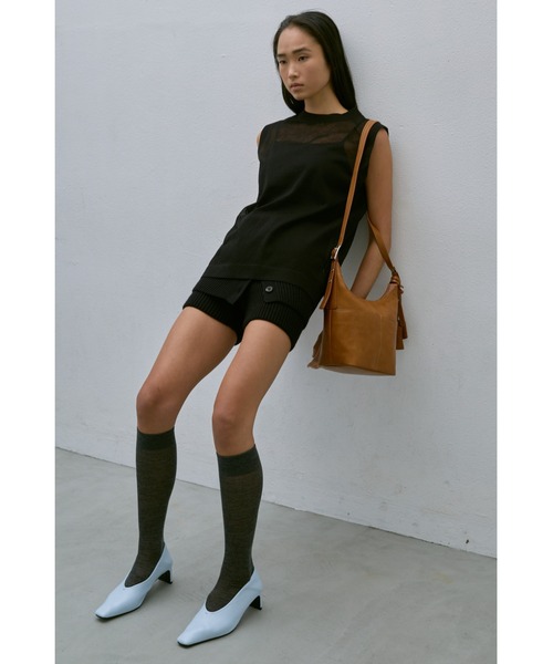un/neu（アンノイ）の「シンプルスクエアトゥヒール（パンプス・レディース・ブラック/ブルー・LARGE/MEDIUM/SMALL）」の4枚目の写真