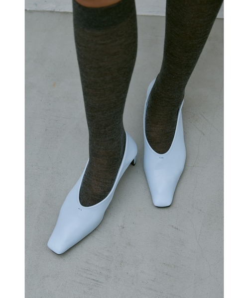un/neu（アンノイ）の「シンプルスクエアトゥヒール（パンプス・レディース・ブラック/ブルー・LARGE/MEDIUM/SMALL）」の11枚目の写真