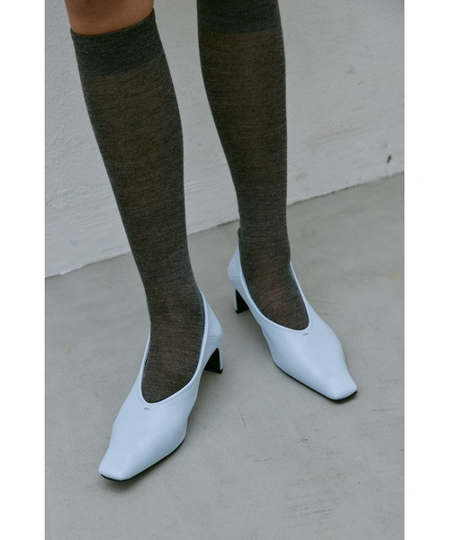un/neu（アンノイ）の「シンプルスクエアトゥヒール（パンプス・レディース・ブラック/ブルー・LARGE/MEDIUM/SMALL）」の13枚目の写真
