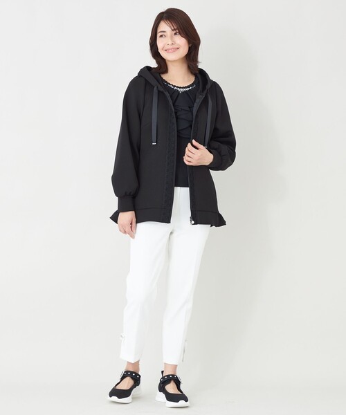 TO BE CHIC(トゥー ビー シック)の「ライトボリューム フードパーカー(パーカー・レディース・ブラック/ピンク系その他2・40)」の3枚目の写真