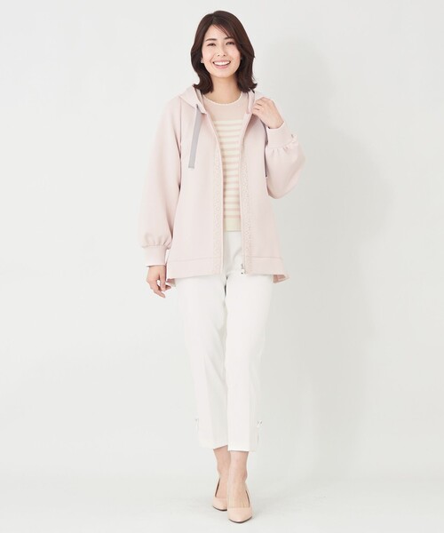 TO BE CHIC(トゥー ビー シック)の「ライトボリューム フードパーカー(パーカー・レディース・ブラック/ピンク系その他2・40)」の4枚目の写真
