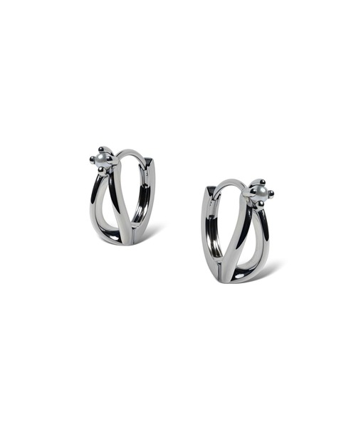 Lyvi(ライビィ)の「Crossed Pearl Hoop Pierce / 金属アレルギー対応(ピアス(両耳用)・レディース・シルバー/ゴールド・FREE)」の1枚目の写真