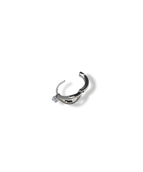 Lyvi(ライビィ)の「Crossed Pearl Hoop Pierce / 金属アレルギー対応(ピアス(両耳用)・レディース・シルバー/ゴールド・FREE)」の3枚目の写真