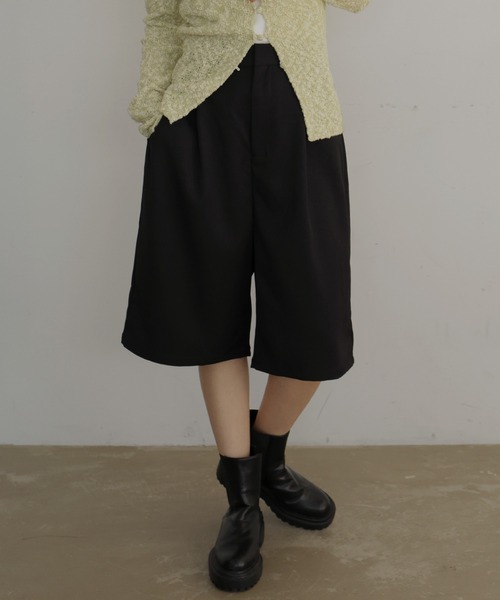 hellam（へラム）の「TRツイルタックハーフパンツ（スラックス・レディース・アイボリー/グレー/ブラック・FREE）」の2枚目の写真