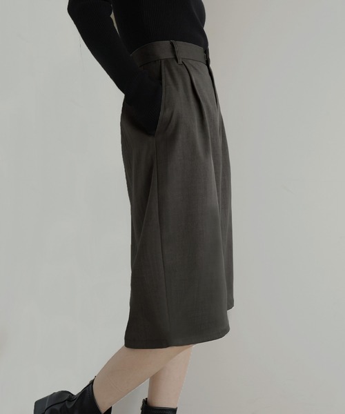 hellam（へラム）の「TRツイルタックハーフパンツ（スラックス・レディース・アイボリー/グレー/ブラック・FREE）」の14枚目の写真