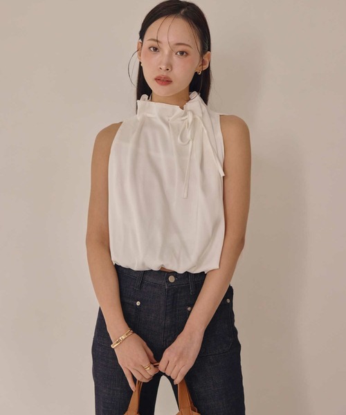 ACYM（アシーム）の「ノースリーブサテンブラウス（シャツ/ブラウス・レディース・ブラック/ホワイト・FREE）」の4枚目の写真