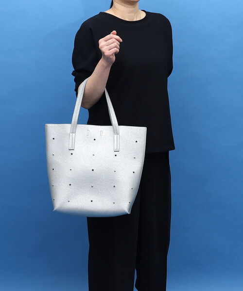 COOCO（クーコ）の「星柄刺繍フェイクレザートートバッグ／Ａ４対応（トートバッグ・レディース・ブラック/ライトブルー/シルバー・FREE）」の3枚目の写真