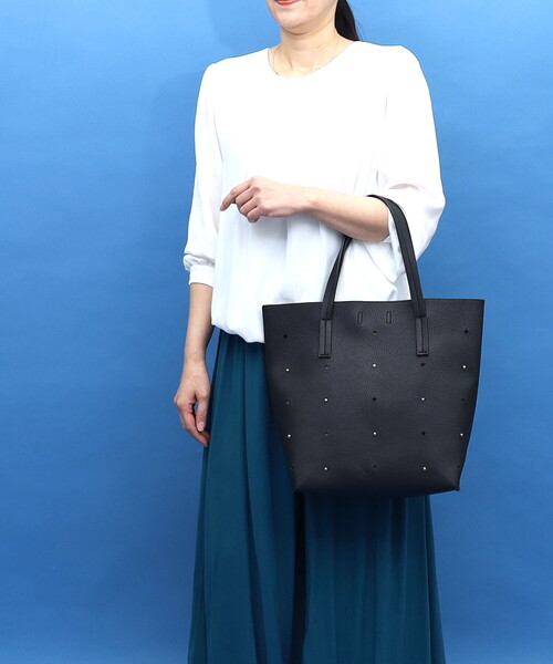 COOCO（クーコ）の「星柄刺繍フェイクレザートートバッグ／Ａ４対応（トートバッグ・レディース・ブラック/ライトブルー/シルバー・FREE）」の22枚目の写真