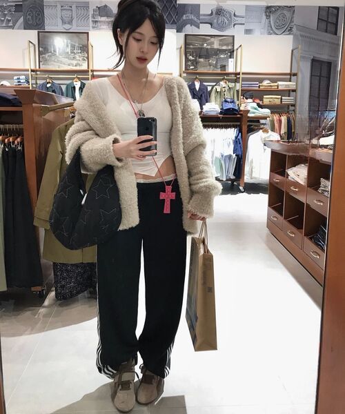 OJOS(オホス)の「Starquilt padded Hobo Bag / Black(ショルダーバッグ・レディース・その他・OS)」の7枚目の写真