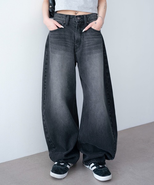 WEGO(ウィゴー)の「WEGO/【26年春夏新作】ワイドカーブデニムパンツ(デニムパンツ・レディース・ブラック系3/コバルトブルー/スカイブルー・SMALL/MEDIUM)」の1枚目の写真