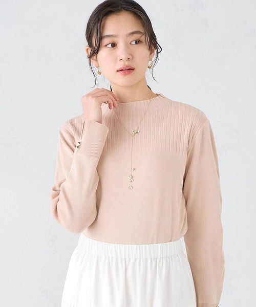 a.v.v（アーヴェヴェ）の「編地切替えスプリングニット（ニット/セーター・レディース・ライトピンク/ブラック・39）」の2枚目の写真