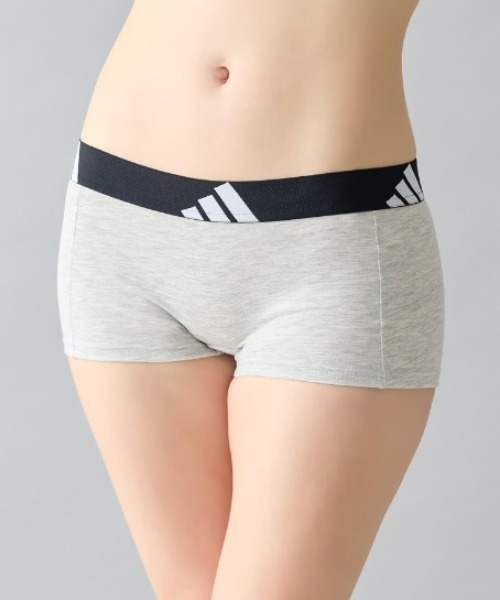 adidas（アディダス）の「adidas/アディダス ハーフショーツ 吸汗速乾（ショーツ・レディース・ブラック/杢グレー/ベージュ系その他・SMALL/MEDIUM/LARGE）」の3枚目の写真