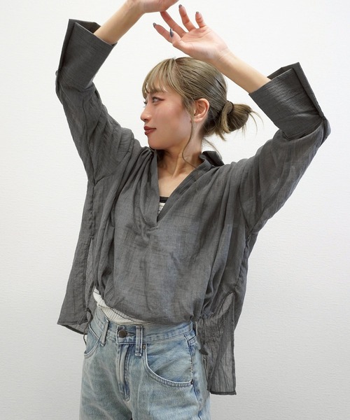 gossara(ゴサラ)の「ドロストスキッパーブラウス(シャツ/ブラウス・レディース・ライトグレー/チャコール/ブラウン・FREE)」の3枚目の写真