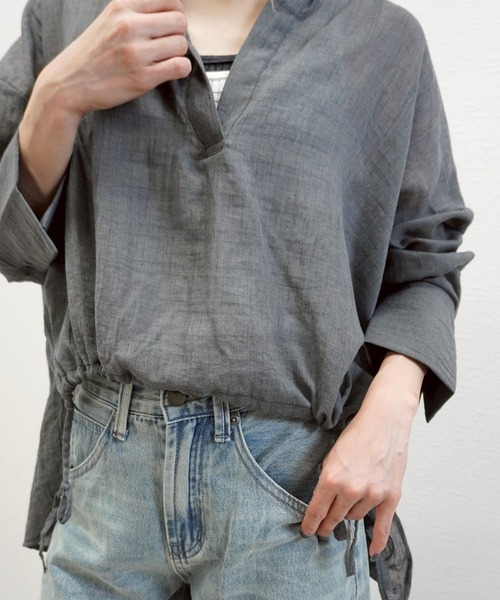 gossara(ゴサラ)の「ドロストスキッパーブラウス(シャツ/ブラウス・レディース・ライトグレー/チャコール/ブラウン・FREE)」の6枚目の写真