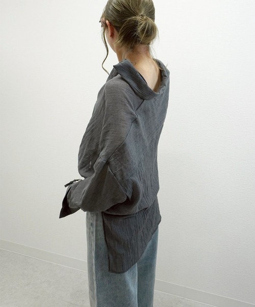 gossara(ゴサラ)の「ドロストスキッパーブラウス(シャツ/ブラウス・レディース・ライトグレー/チャコール/ブラウン・FREE)」の10枚目の写真