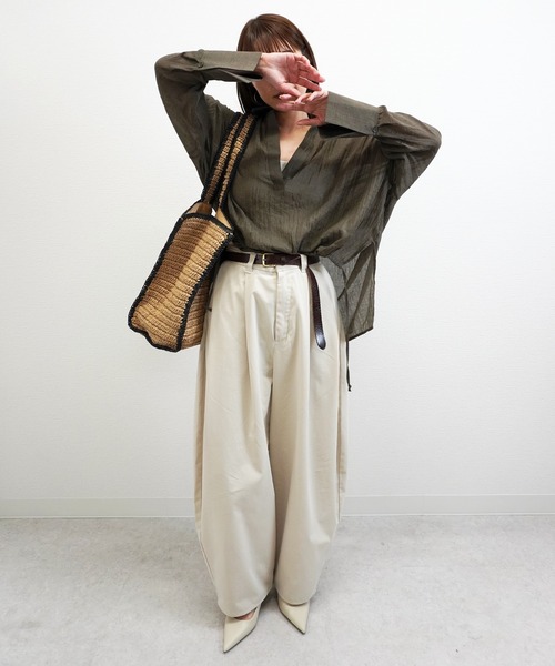 gossara(ゴサラ)の「ドロストスキッパーブラウス(シャツ/ブラウス・レディース・ライトグレー/チャコール/ブラウン・FREE)」の20枚目の写真