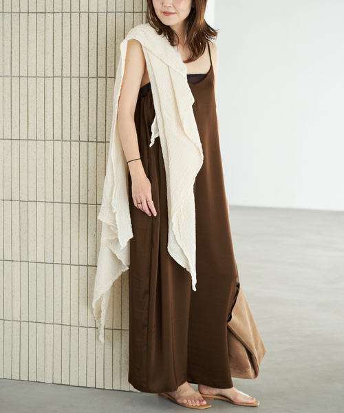 plage(プラージュ)の「dull satin パンツドレス(つなぎ/オールインワン・レディース・チョコ/ネイビー・38/36)」の1枚目の写真