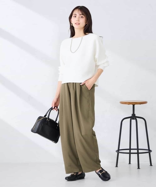 a.v.v(アーヴェヴェ)の「2タックパンツ(その他パンツ・レディース・カーキ/アイボリー・36/38)」の11枚目の写真