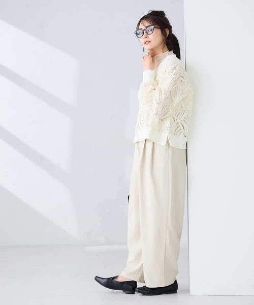 a.v.v(アーヴェヴェ)の「2タックパンツ(その他パンツ・レディース・カーキ/アイボリー・36/38)」の6枚目の写真