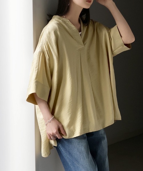 HUG.U(ハグユー)の「涼しい。 スキッパーギャザーブラウス(シャツ/ブラウス・レディース・ブラック/ライトブルー/ホワイト/イエロー・FREE)」の6枚目の写真