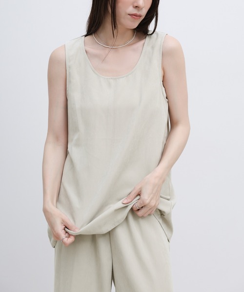 select MOCA（セレクトモカ）の「ピーチスキンノースリーブトップス（シャツ/ブラウス・レディース・ブラウン/アイボリー/ブラック・FREE）」の3枚目の写真