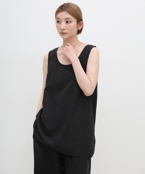 select MOCA（セレクトモカ）の「ピーチスキンノースリーブトップス（シャツ/ブラウス・レディース・ブラウン/アイボリー/ブラック・FREE）」の2枚目の写真
