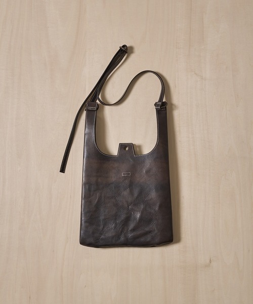 KHOKI(コッキ)の「【KHOKI/コッキ】The Object Bag(ショルダーバッグ・メンズ・ブラウン・FREE)」の2枚目の写真