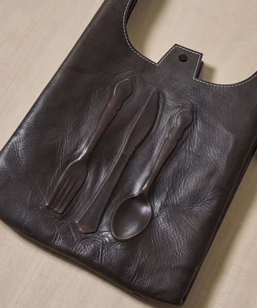 KHOKI(コッキ)の「【KHOKI/コッキ】The Object Bag(ショルダーバッグ・メンズ・ブラウン・FREE)」の3枚目の写真