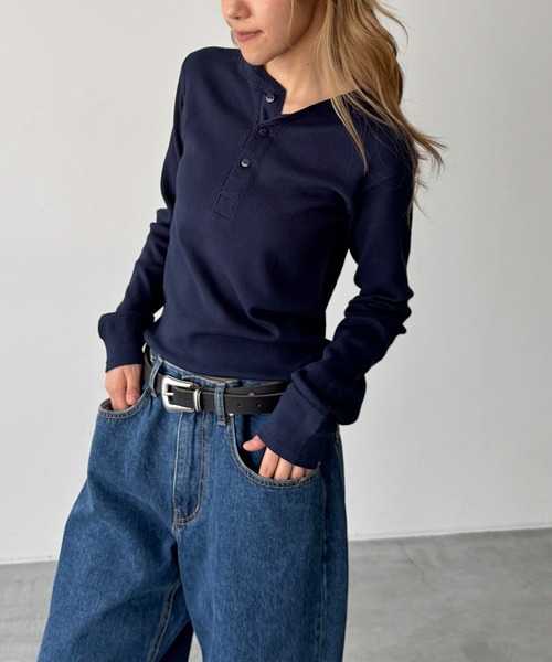 CANAL JEAN（キャナルジーン）の「FAITH MILLS CORP　サーマルヘンリープルオーバー（Tシャツ/カットソー・レディース・オートミール/ネイビー・MEDIUM）」の5枚目の写真