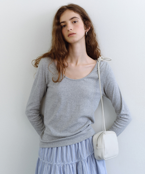URAGO(ユラーゴ)の「Smooth U-neck t-shirt(Tシャツ/カットソー・レディース・チャコールグレー/ライトグレー/ホワイト/イエロー・FREE)」の8枚目の写真