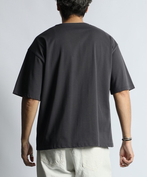 The DUFFER of ST.GEORGE(ザダファーオブセントジョージ)の「SILICON BIO KEY NECK S/SL TEE:シリコンバイオ加工 シルキータッチ キーネックTシャツ(Tシャツ/カットソー・メンズ・チャコールグレー/ブラック/ホワイト・X-LARGE/SMALL/LARGE/MEDIUM)」の11枚目の写真