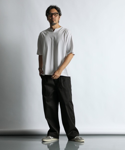 The DUFFER of ST.GEORGE(ザダファーオブセントジョージ)の「SILICON BIO KEY NECK S/SL TEE:シリコンバイオ加工 シルキータッチ キーネックTシャツ(Tシャツ/カットソー・メンズ・チャコールグレー/ブラック/ホワイト・X-LARGE/SMALL/LARGE/MEDIUM)」の5枚目の写真