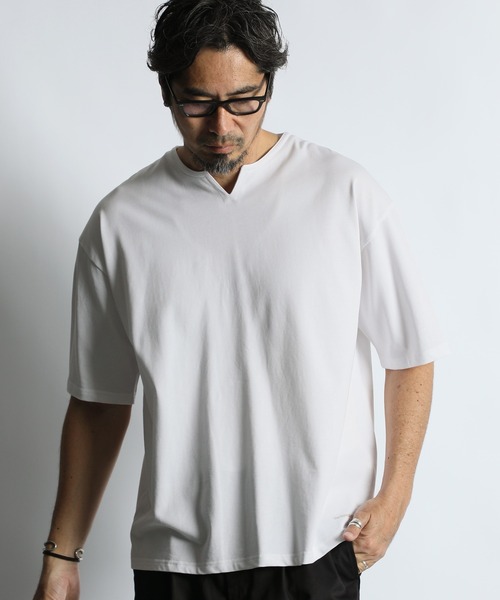 The DUFFER of ST.GEORGE(ザダファーオブセントジョージ)の「SILICON BIO KEY NECK S/SL TEE:シリコンバイオ加工 シルキータッチ キーネックTシャツ(Tシャツ/カットソー・メンズ・チャコールグレー/ブラック/ホワイト・X-LARGE/SMALL/LARGE/MEDIUM)」の4枚目の写真