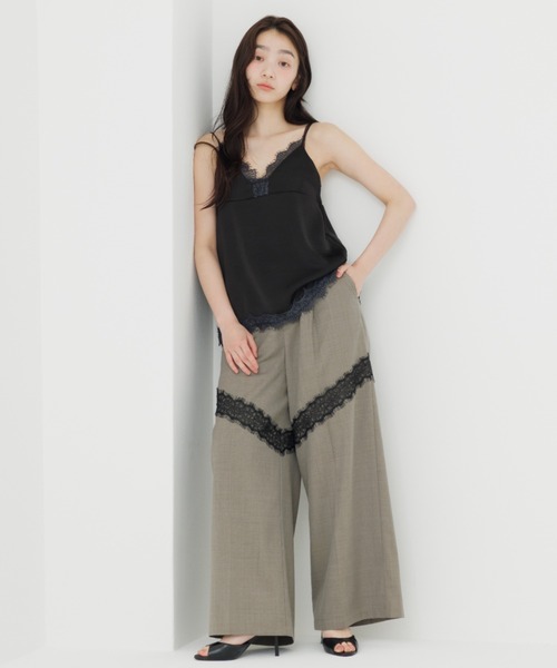 SENEE(セニー)の「satin lace cami tops(サテンレースキャミトップス)(キャミソール・レディース・ブラック/アイボリー・FREE)」の22枚目の写真