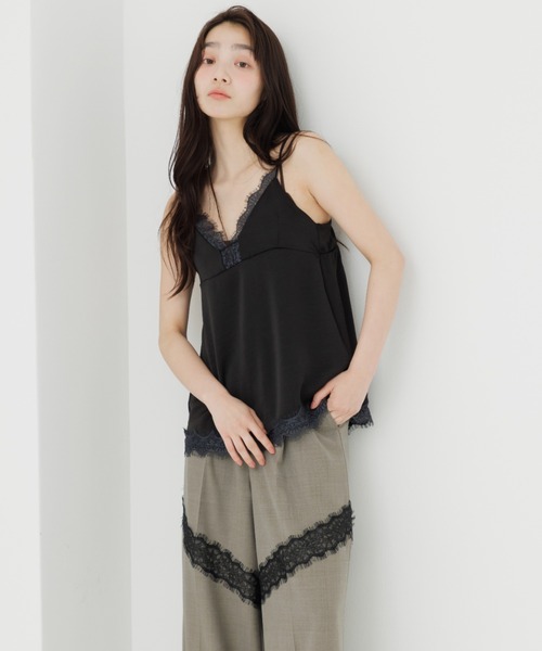 SENEE(セニー)の「satin lace cami tops(サテンレースキャミトップス)(キャミソール・レディース・ブラック/アイボリー・FREE)」の21枚目の写真