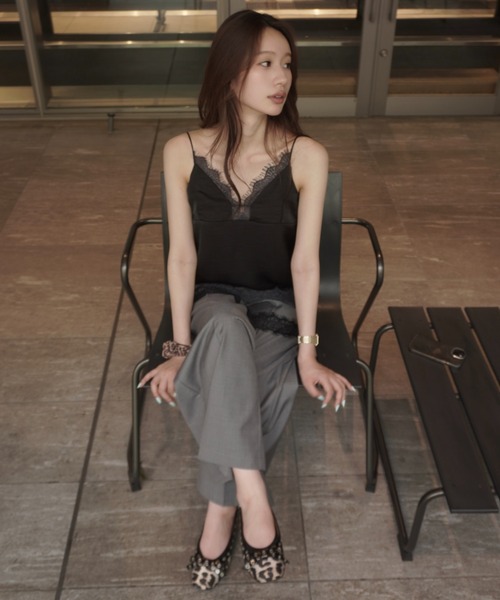 SENEE(セニー)の「satin lace cami tops(サテンレースキャミトップス)(キャミソール・レディース・ブラック/アイボリー・FREE)」の9枚目の写真
