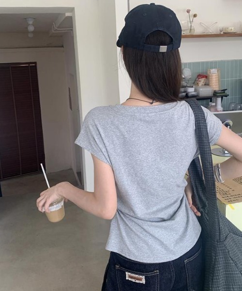 semplice（センプリチェ）の「Ｔシャツ【韓国ファッション】（Tシャツ/カットソー・レディース・グレー・XL/L/M/S）」の4枚目の写真