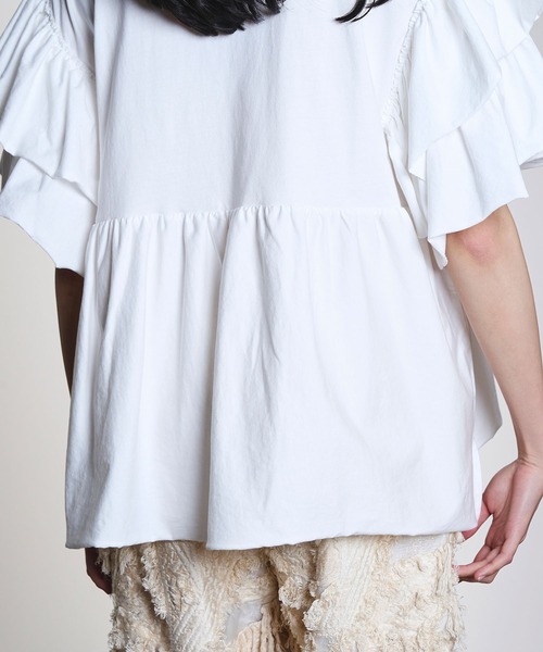 ROSE BUD（ローズバッド）の「FRILL TEE（Tシャツ/カットソー・レディース・オレンジ/ホワイト/ブラック・ONE SIZE）」の4枚目の写真