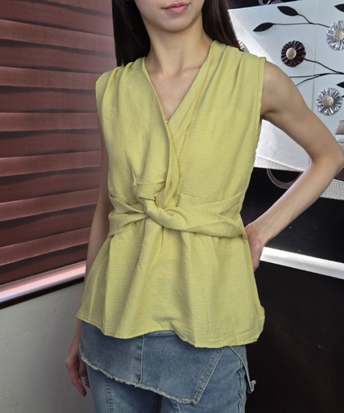 ｔｏｌｅｎｅ（トレネ）の「Vネック ペプラム ツイストデザイン ノースリーブ ブラウス（シャツ/ブラウス・レディース・ホワイト/イエロー・FREE）」の17枚目の写真