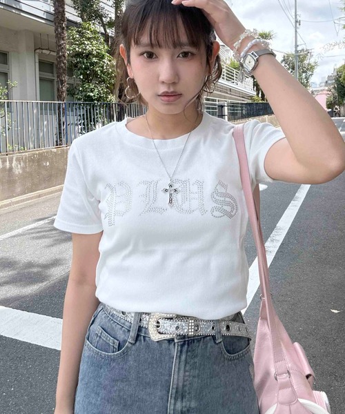 AS KNOW AS plus(アズノゥアズプラス)の「〇ラインストーンブランドロゴ ちびTシャツ(Tシャツ/カットソー・レディース・オフホワイト/ブラック・FREE)」の2枚目の写真