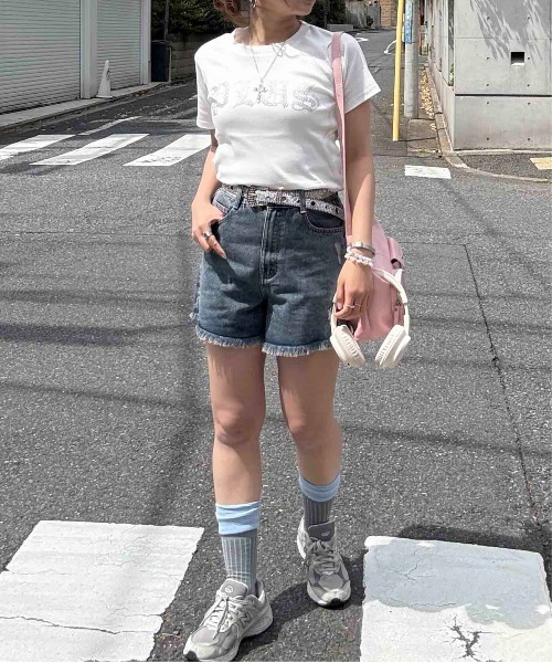AS KNOW AS plus(アズノゥアズプラス)の「〇ラインストーンブランドロゴ ちびTシャツ(Tシャツ/カットソー・レディース・オフホワイト/ブラック・FREE)」の12枚目の写真