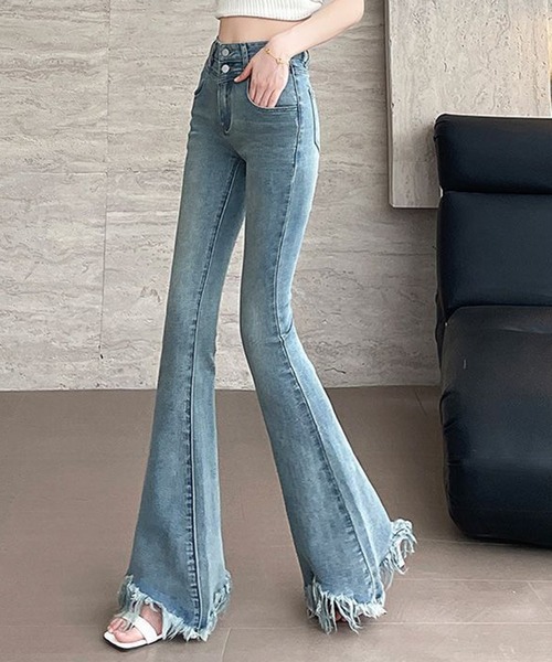 L LABEL(エルラベル)の「フリンジ裾加工フレアデニムパンツ(デニムパンツ・レディース・ライトブルー/インディゴブルー・M-L/S-M)」の6枚目の写真