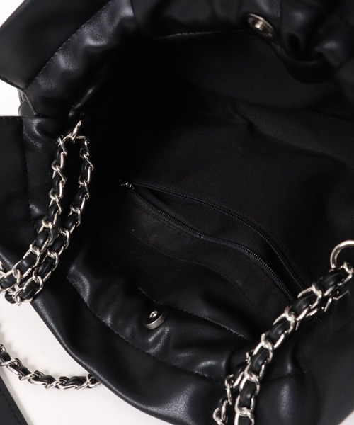 Chiina(チーナ)の「Chiina / 【ミニポーチ付】スタッズ巾着デザインショルダーバッグ(ショルダーバッグ・レディース・ブラック/ブラウン/ライトパープル/ホワイト/ライトブルー・FREE)」の10枚目の写真