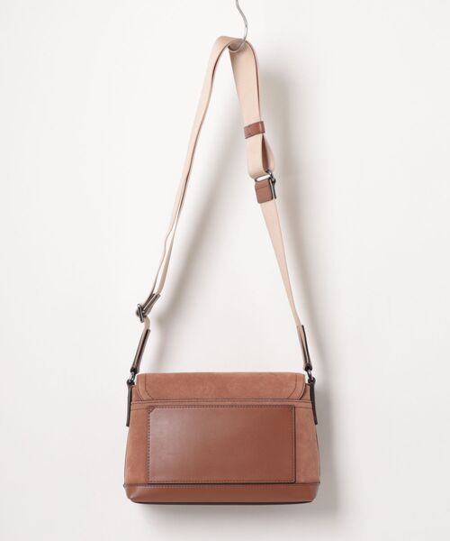 MICHAEL KORS（マイケルコース）の「FLAP XBODY（ショルダーバッグ・メンズ・ブラウン系・FREE）」の2枚目の写真