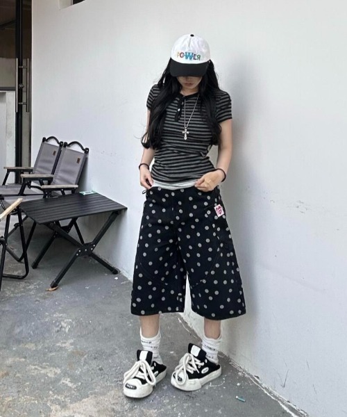ViViDAY(ビビデー)の「ドット柄デニムワイドハーフパンツ(デニムパンツ・レディース・ブラック・S/M/L)」の11枚目の写真
