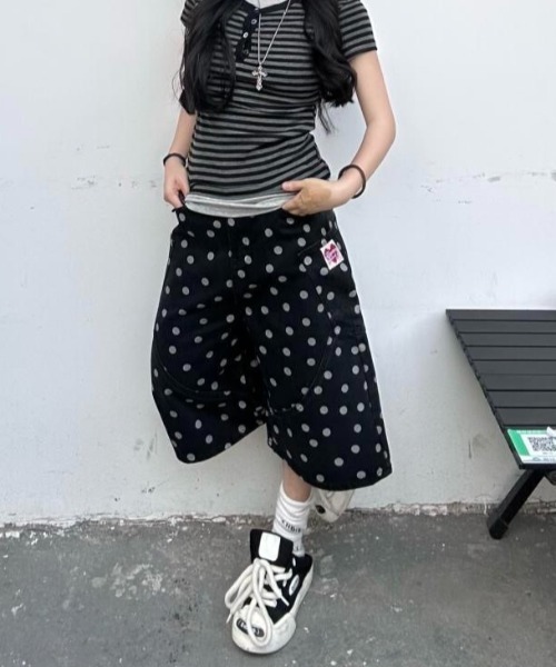 ViViDAY(ビビデー)の「ドット柄デニムワイドハーフパンツ(デニムパンツ・レディース・ブラック・S/M/L)」の12枚目の写真